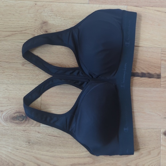 Champion. The Strappy Curve Sports Bra. **Size Medium. - Picture 2 of 7